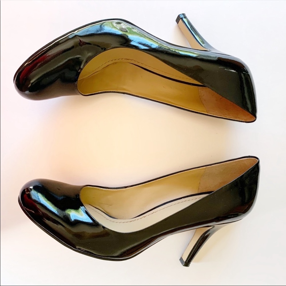 Nine West Patent Leather Round Toe Black Pumps 9.5